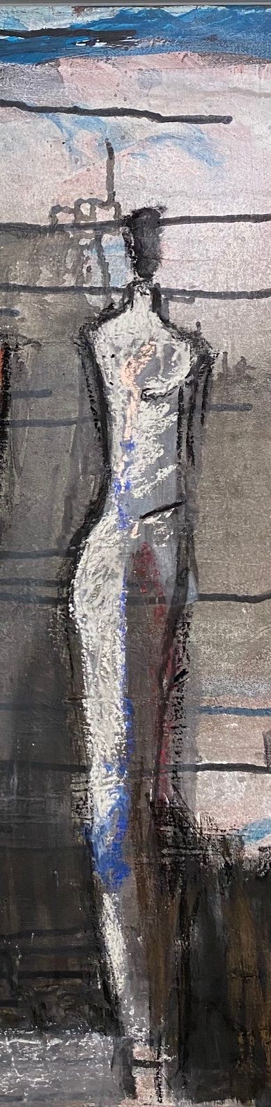 Kunstwerk einer schlanken, stilisierten Figur vor einer abstrakten Landschaft.